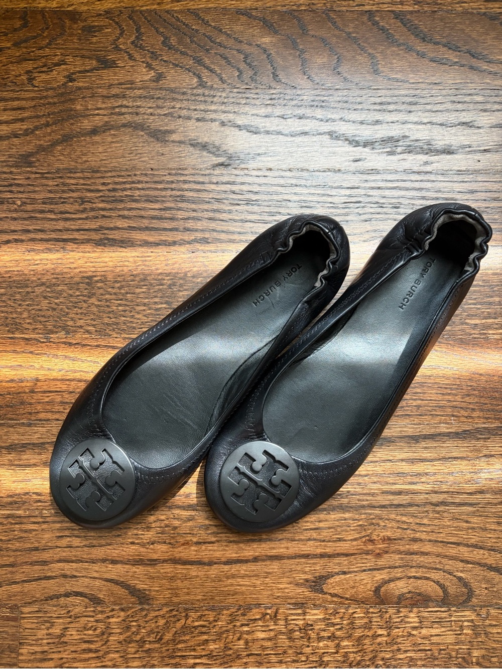 Tory Burch Black Leather Logo Round-Toe Flats - Picture 3 of 6